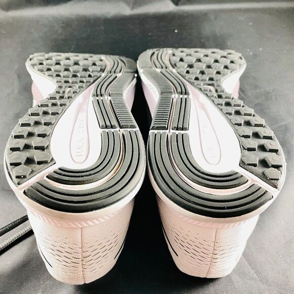 EXCELLENT Condition NIKE Air Zoom Pegasus 33 Grey White Black Womens 9.5 US 41 - Picture 6 of 7